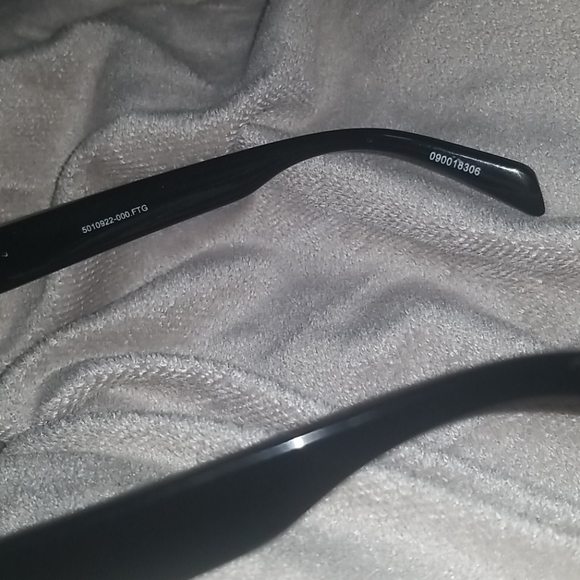 Black Framed Glasses - Picture 4 of 6